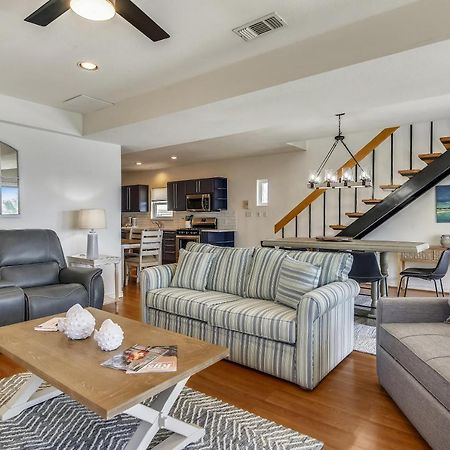 Villa Pool Days And Dock Nights Galveston Esterno foto