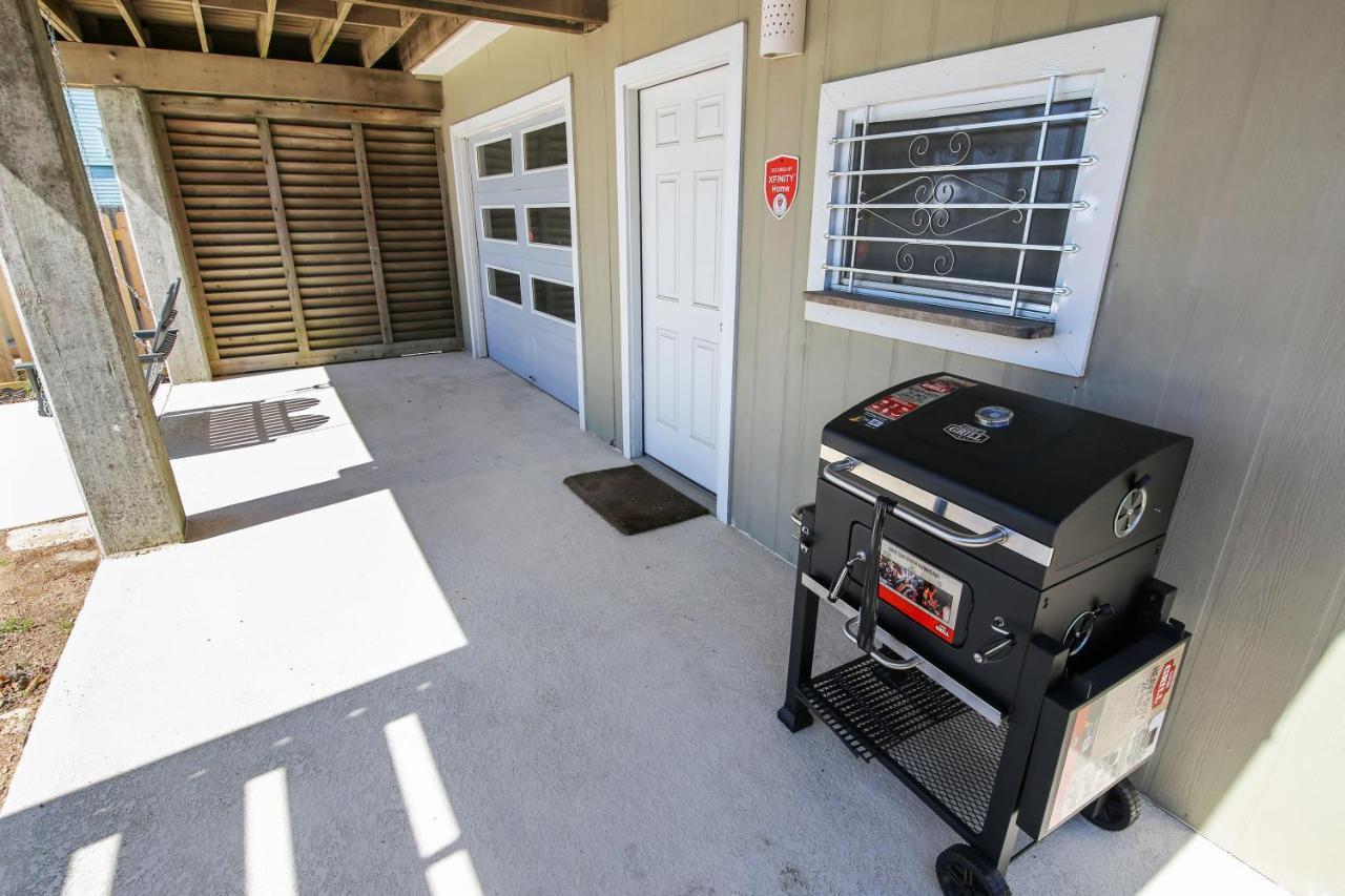Villa Pool Days And Dock Nights Galveston Esterno foto