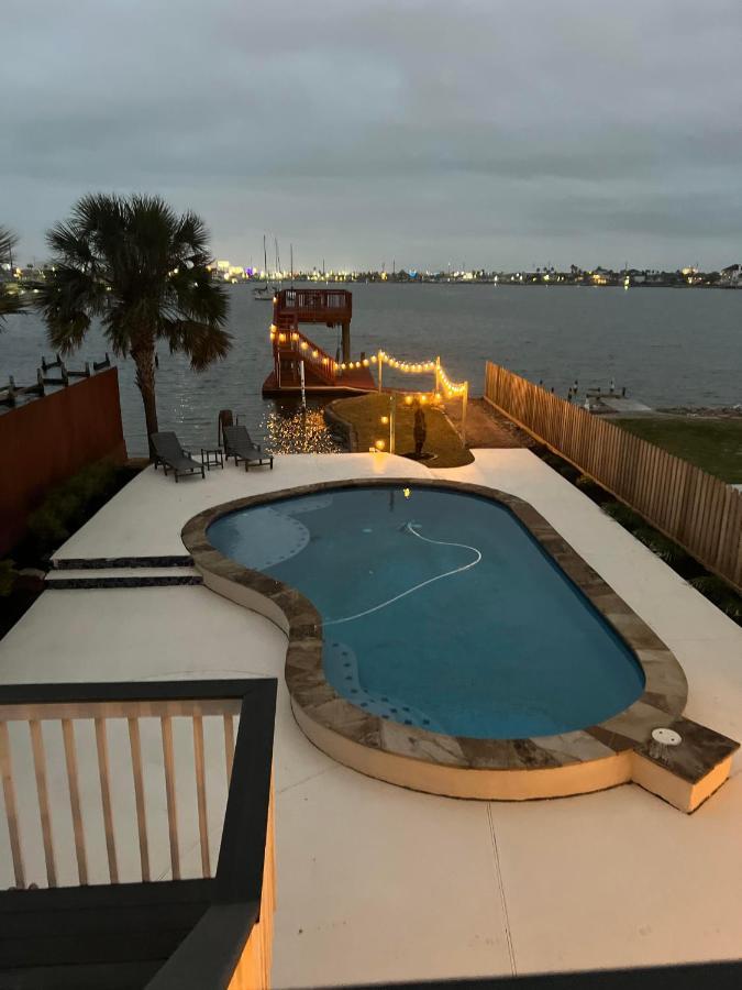 Villa Pool Days And Dock Nights Galveston Esterno foto