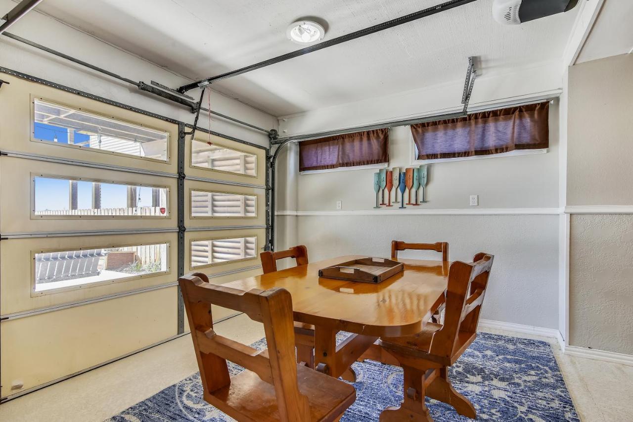 Villa Pool Days And Dock Nights Galveston Esterno foto