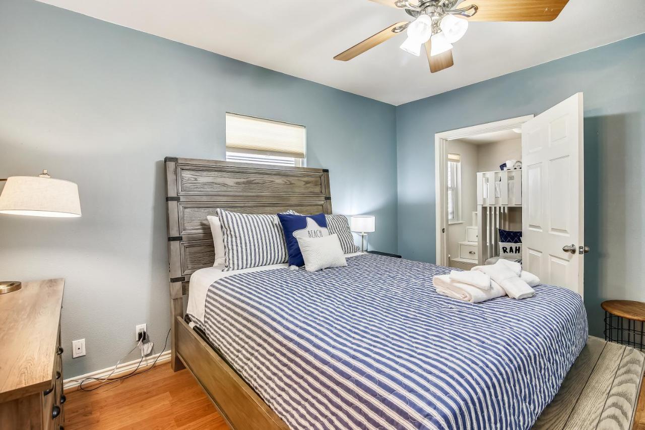 Villa Pool Days And Dock Nights Galveston Esterno foto
