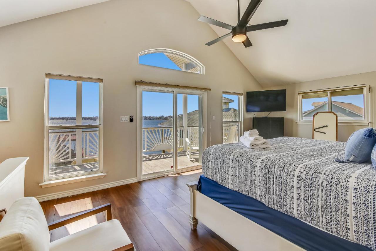 Villa Pool Days And Dock Nights Galveston Esterno foto